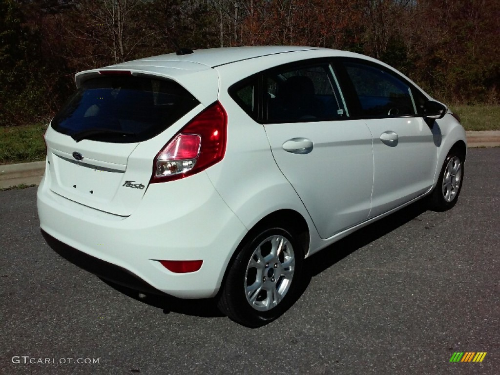 2015 Fiesta SE Hatchback - Oxford White / Charcoal Black photo #7