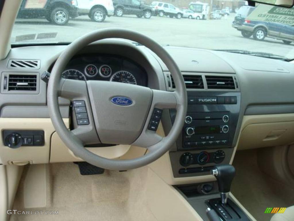 2008 Fusion SE V6 - White Suede / Camel photo #12