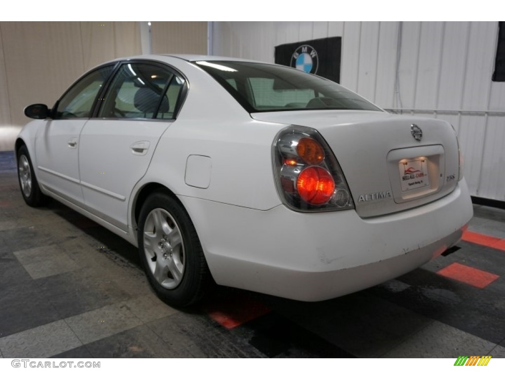 2002 Altima 2.5 S - Satin White / Frost Gray photo #10