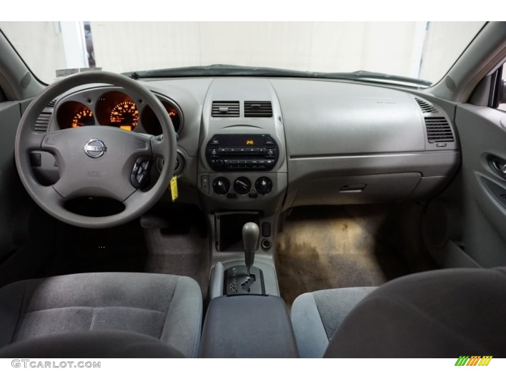 2002 Altima 2.5 S - Satin White / Frost Gray photo #25