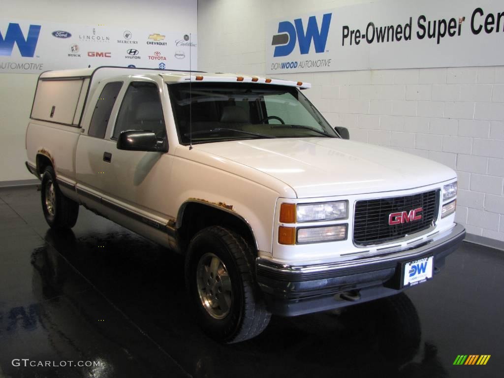 White GMC Sierra 1500