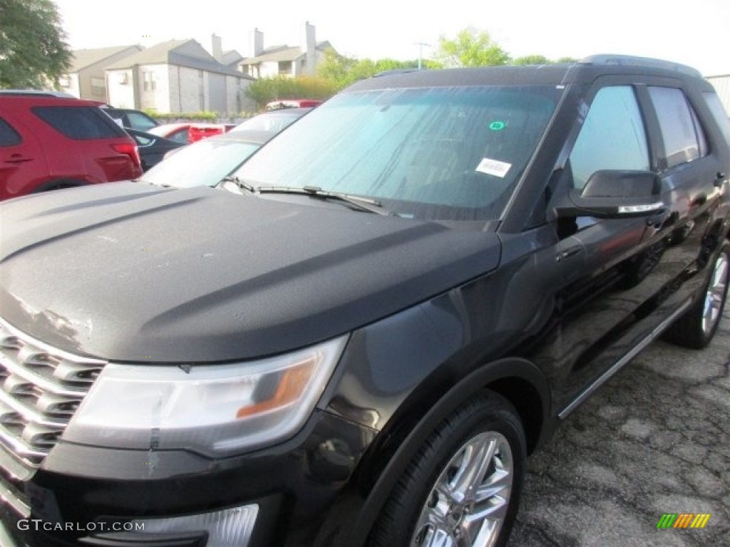 2016 Explorer XLT - Shadow Black / Ebony Black photo #2