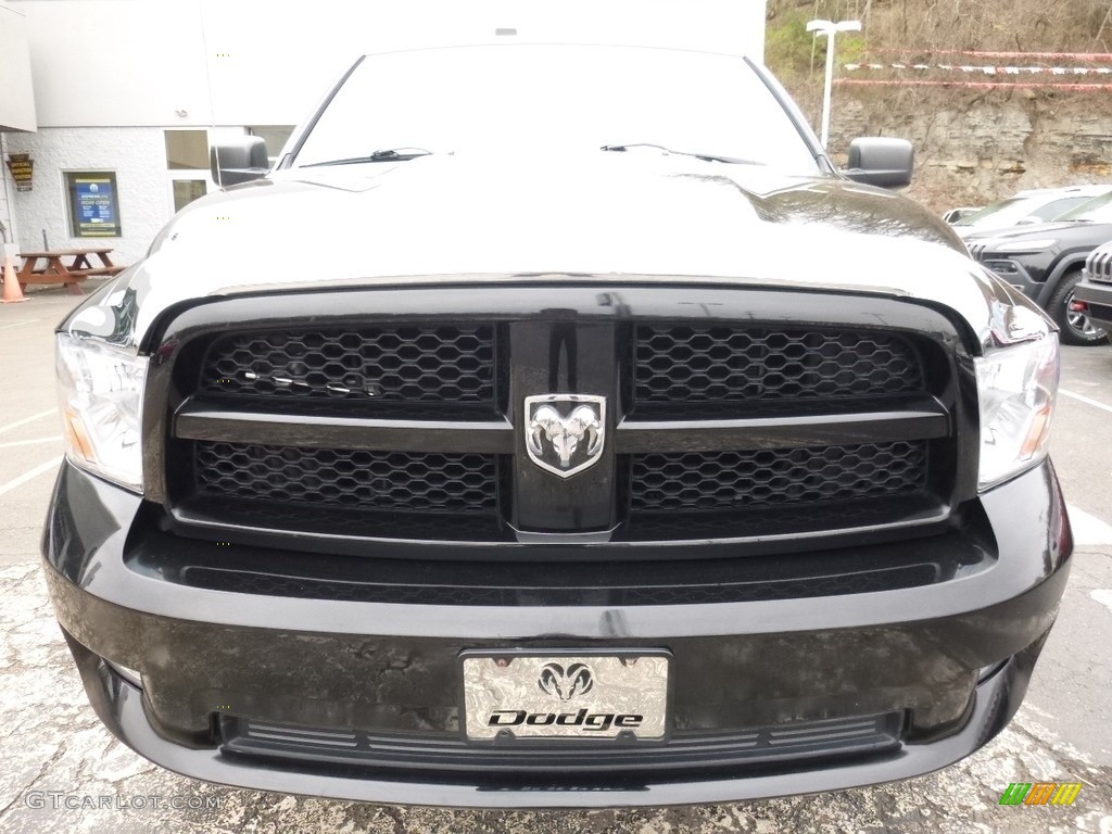 2012 Ram 1500 ST Quad Cab 4x4 - Black / Dark Slate Gray/Medium Graystone photo #8