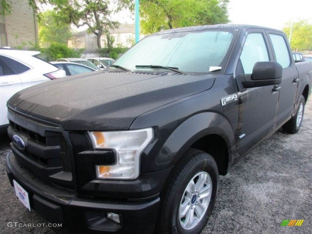 2016 F150 XL SuperCrew - Shadow Black / Medium Earth Gray photo #2