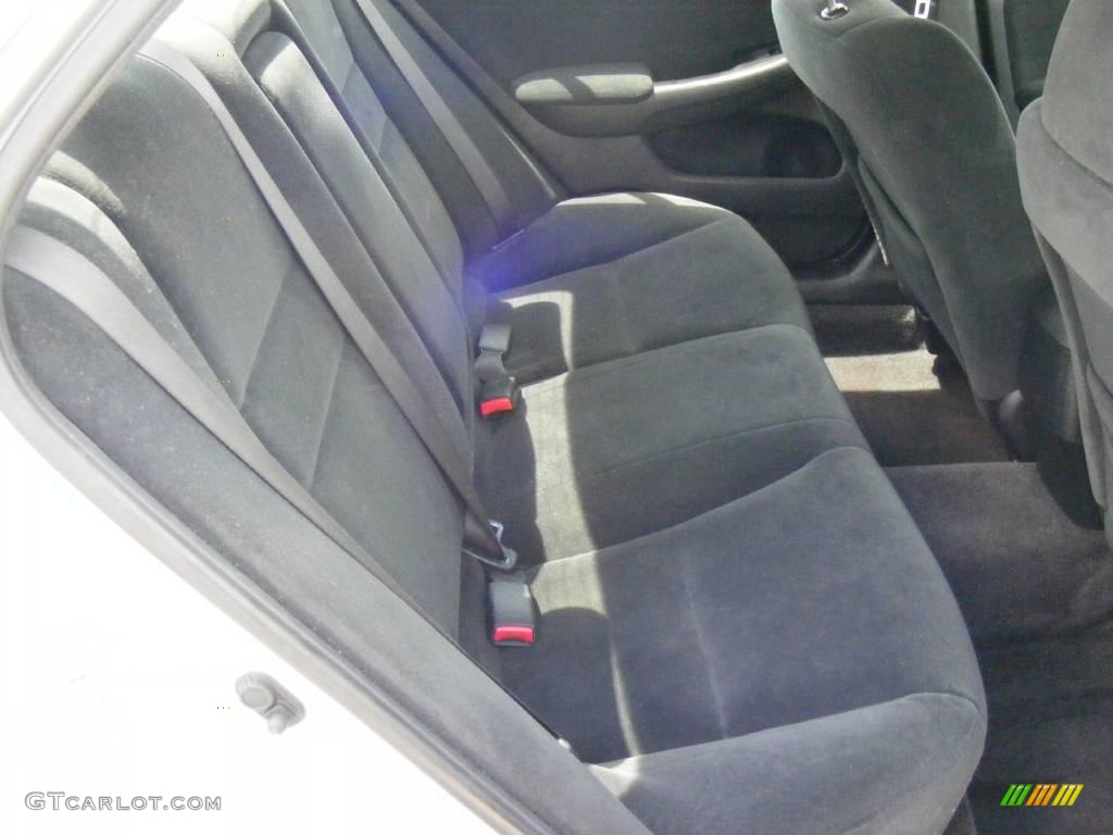2006 Accord SE Sedan - Alabaster Silver Metallic / Black photo #25
