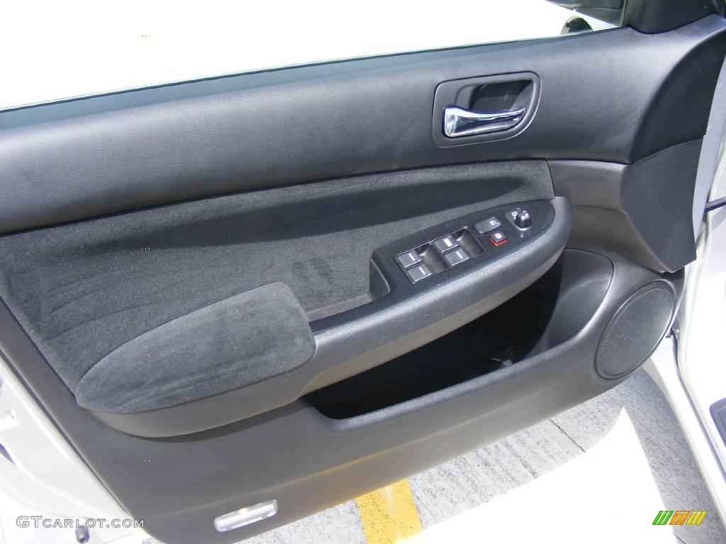 2006 Accord SE Sedan - Alabaster Silver Metallic / Black photo #29