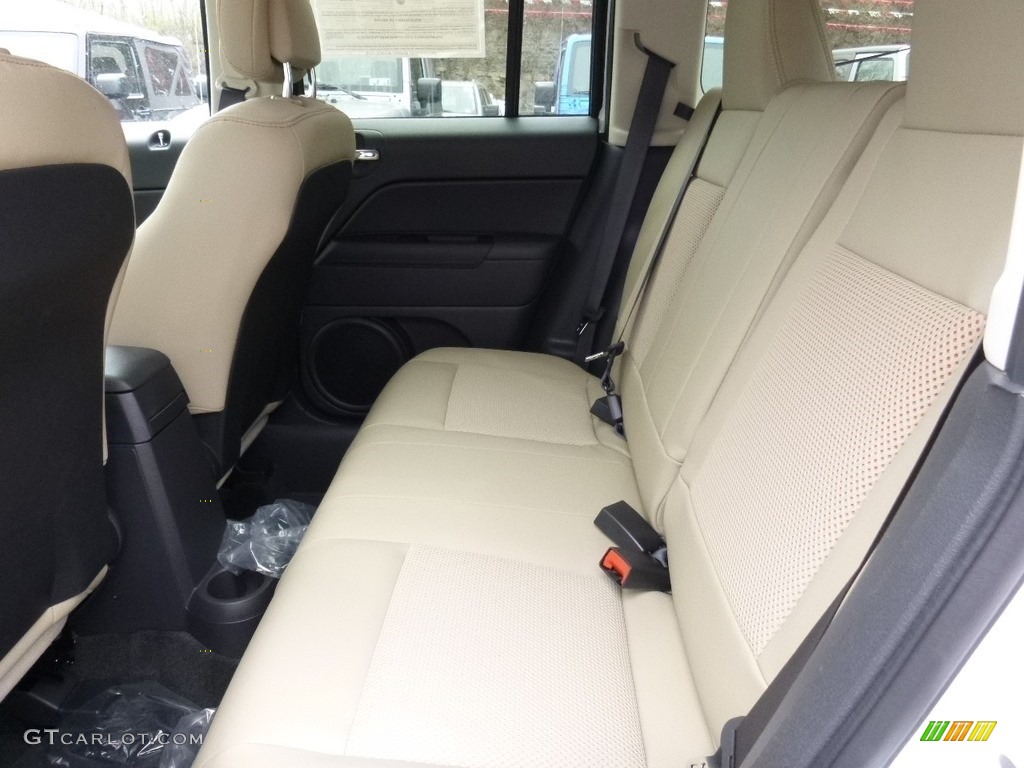 2016 Patriot Sport - Bright White / Light Pebble Beige/Dark Slate Gray photo #12