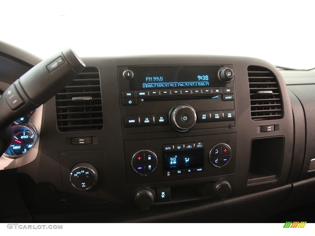 2013 Chevrolet Silverado 1500 LT Crew Cab 4x4 Controls Photo #111964093