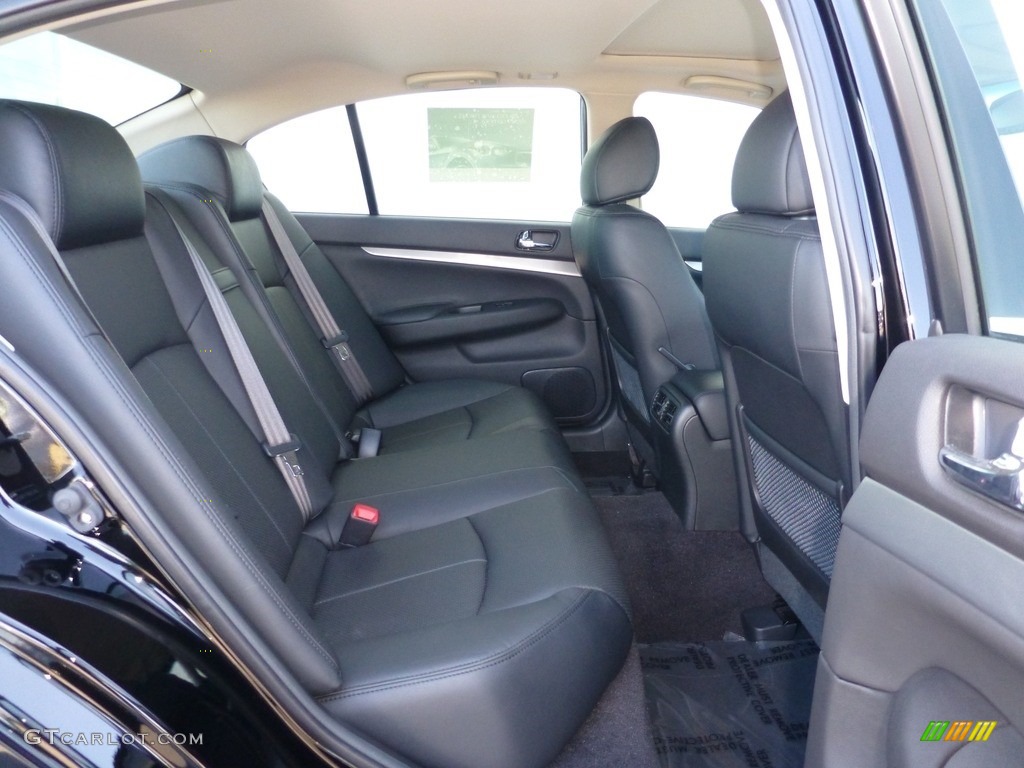 2015 Q40 Sedan - Black Obsidian / Graphite photo #22