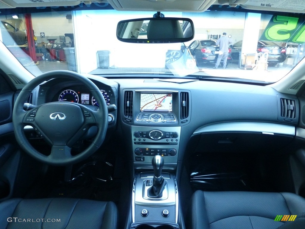2015 Q40 Sedan - Black Obsidian / Graphite photo #26