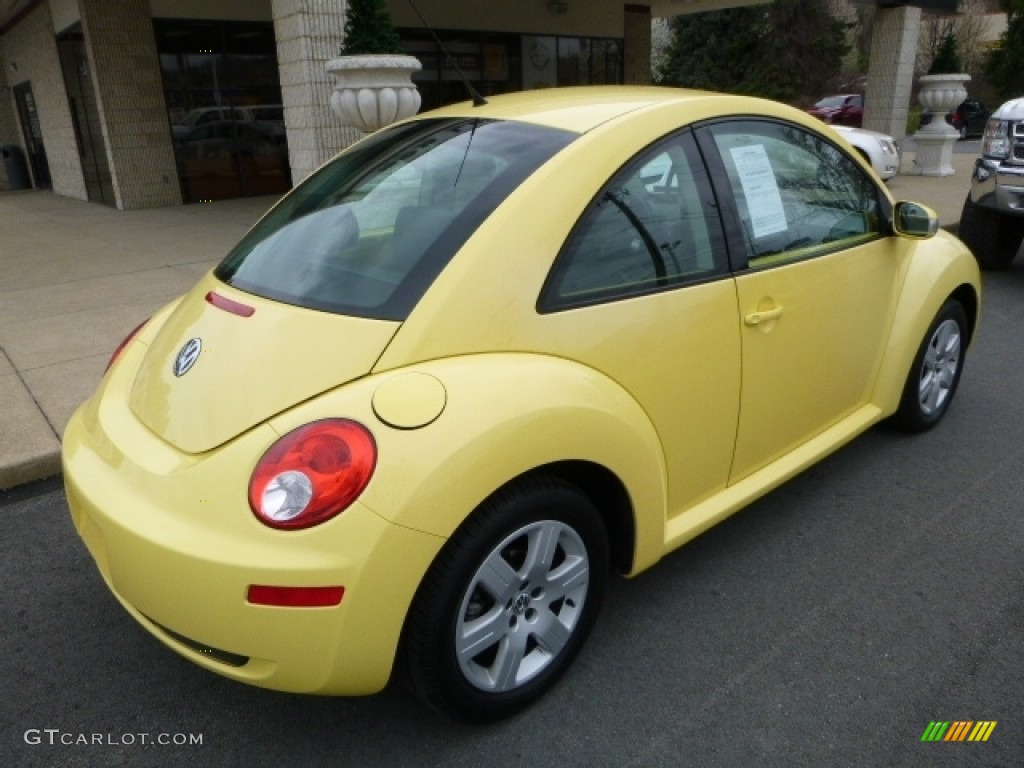 2007 New Beetle 2.5 Coupe - Sunflower Yellow / Black photo #2