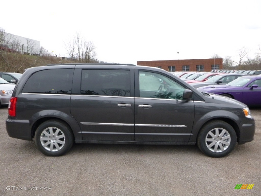 2016 Town & Country Touring - Granite Crystal Metallic / Black/Light Graystone photo #10