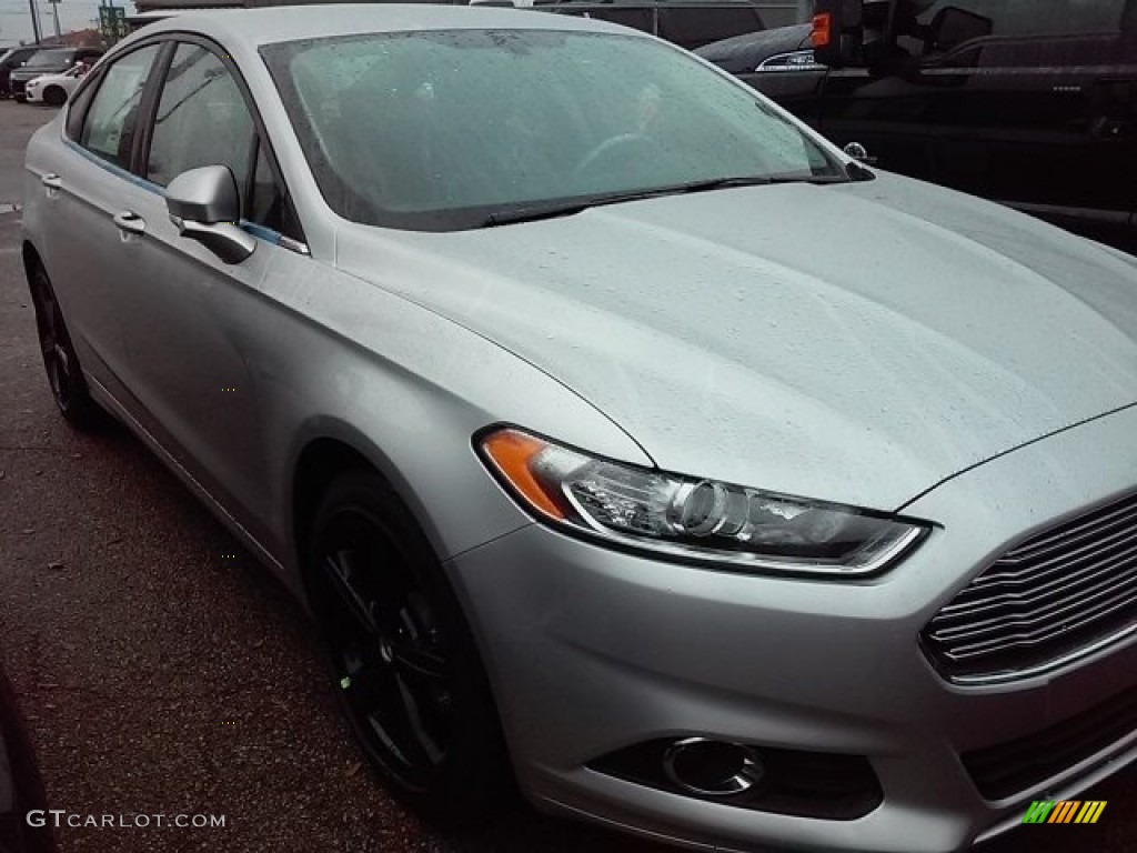2016 Fusion SE - Ingot Silver Metallic / Charcoal Black photo #1