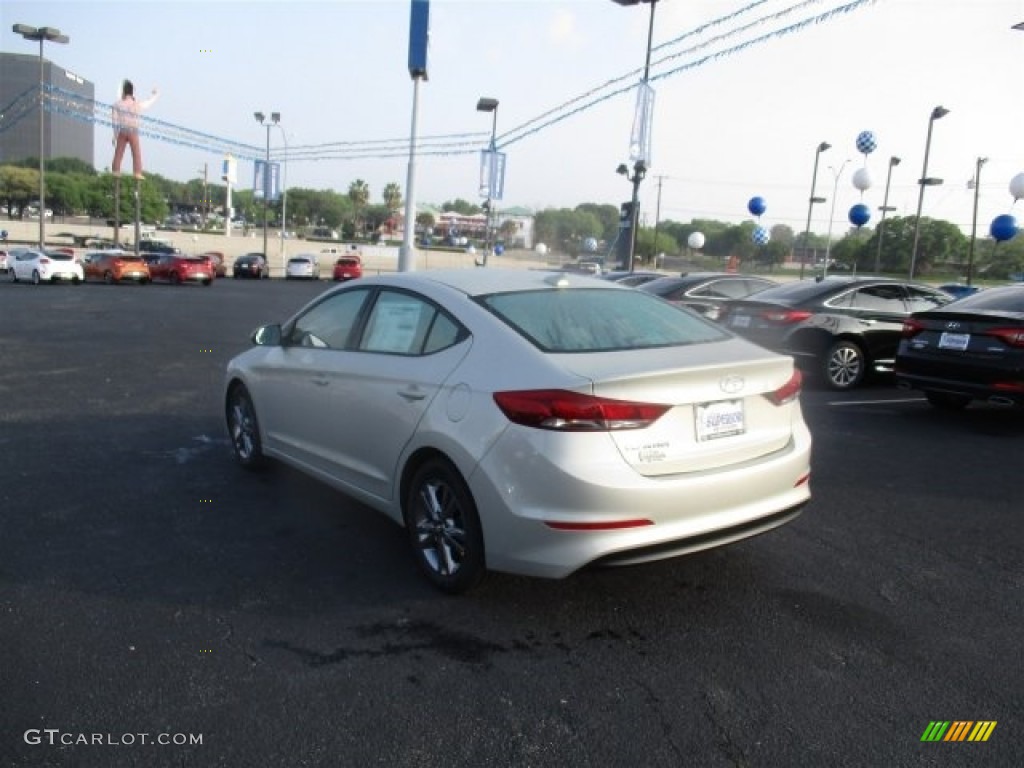 2017 Elantra SE - Beige / Beige photo #5