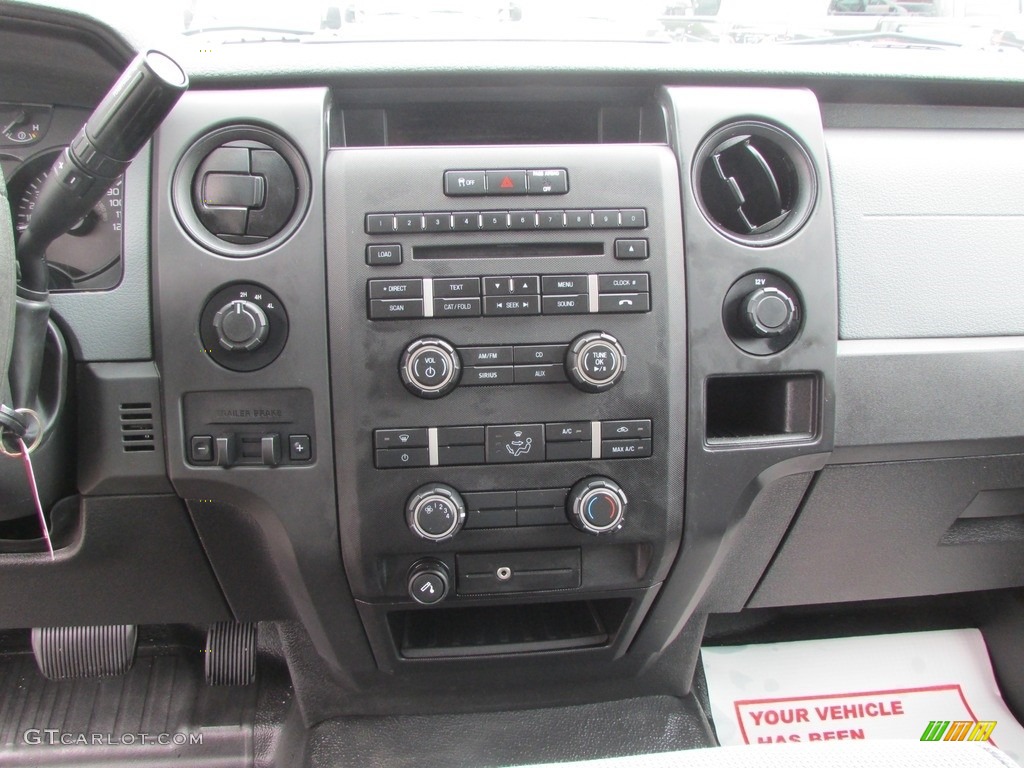 2011 F150 XL SuperCab 4x4 - Oxford White / Steel Gray photo #21