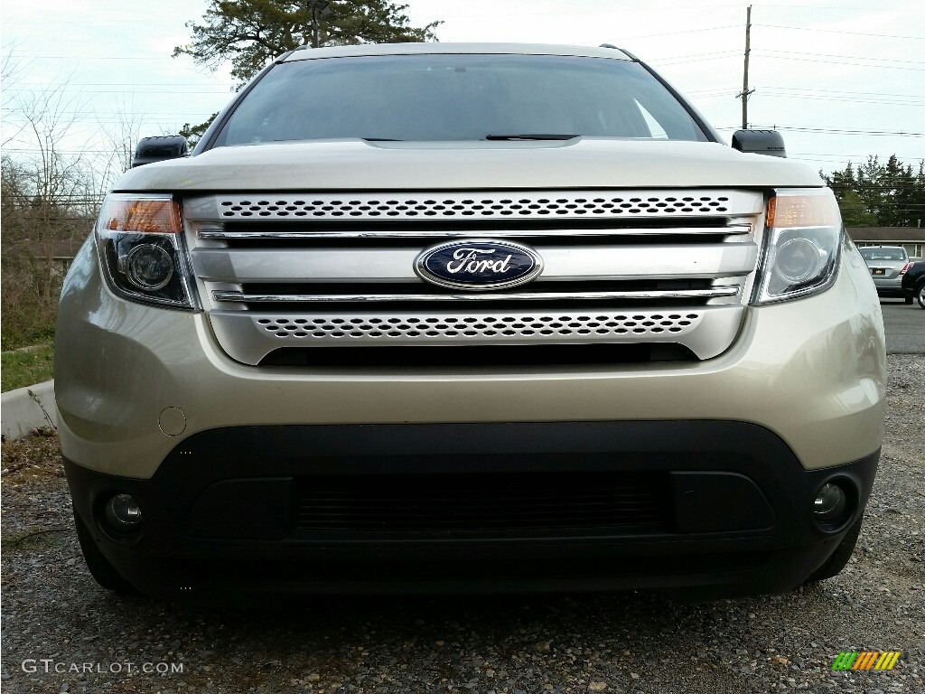 2011 Explorer XLT - Gold Leaf Metallic / Medium Light Stone photo #2