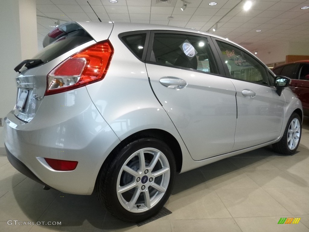 2015 Fiesta SE Hatchback - Ingot Silver Metallic / Charcoal Black photo #2