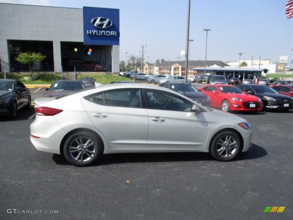 2017 Elantra SE - Beige / Beige photo #8