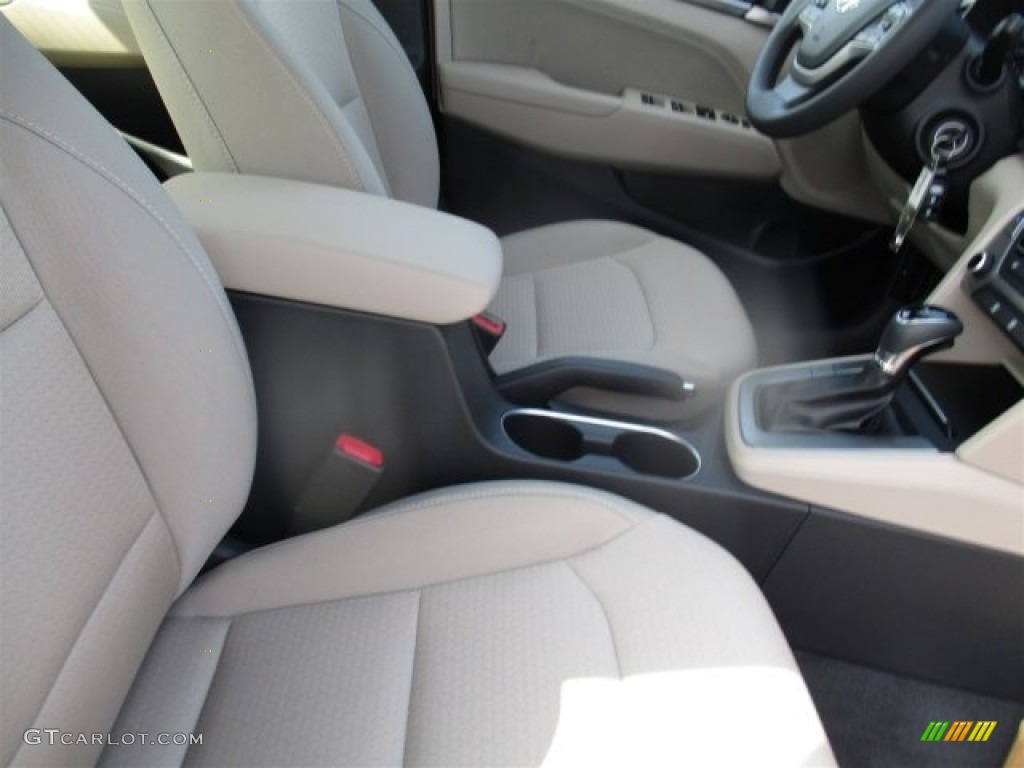 2017 Elantra SE - Beige / Beige photo #12