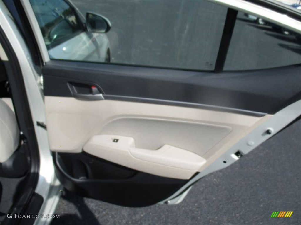 2017 Elantra SE - Beige / Beige photo #13