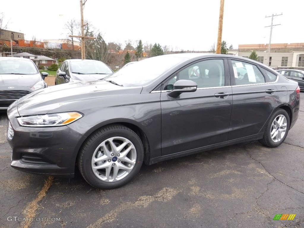 2016 Fusion SE - Magnetic Metallic / Charcoal Black photo #5