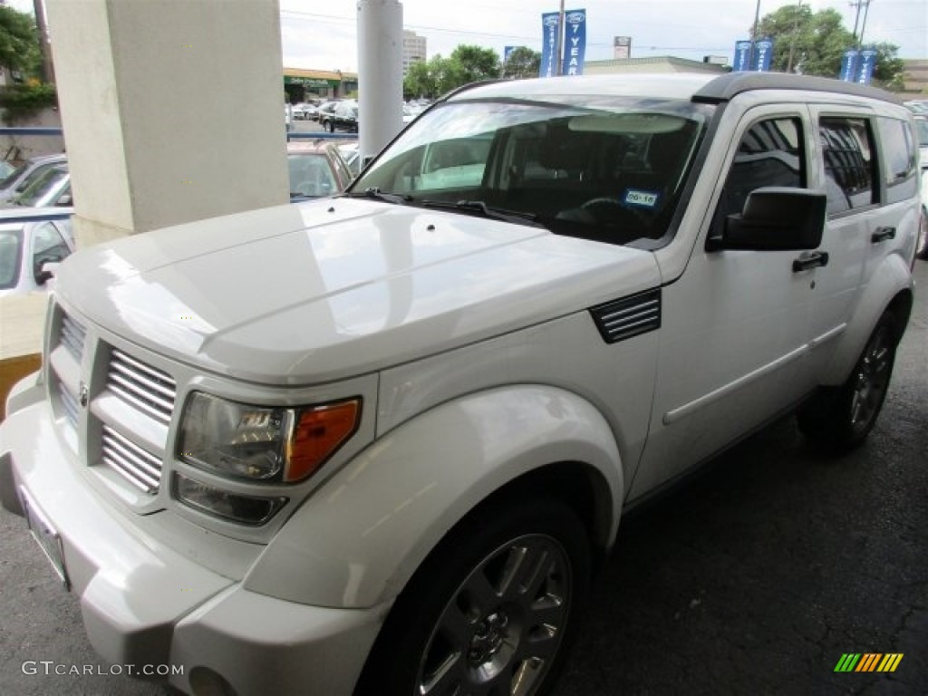 2011 Nitro Heat - Bright White / Dark Slate Gray photo #2