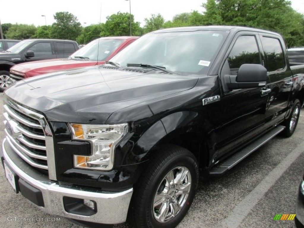 2016 F150 XLT SuperCrew - Shadow Black / Medium Earth Gray photo #2