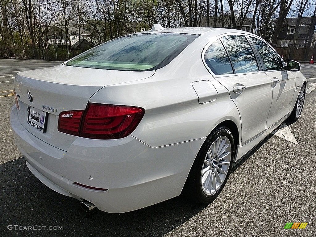 2013 5 Series 535i xDrive Sedan - Alpine White / Venetian Beige photo #5