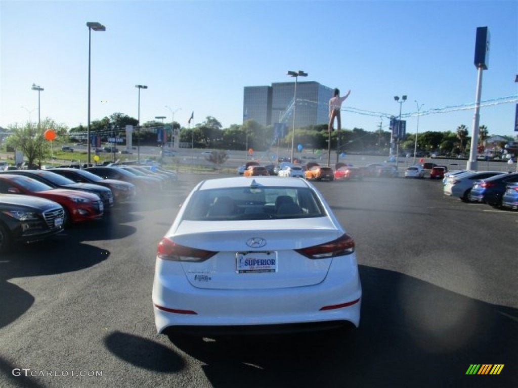 2017 Elantra SE - White / Beige photo #6