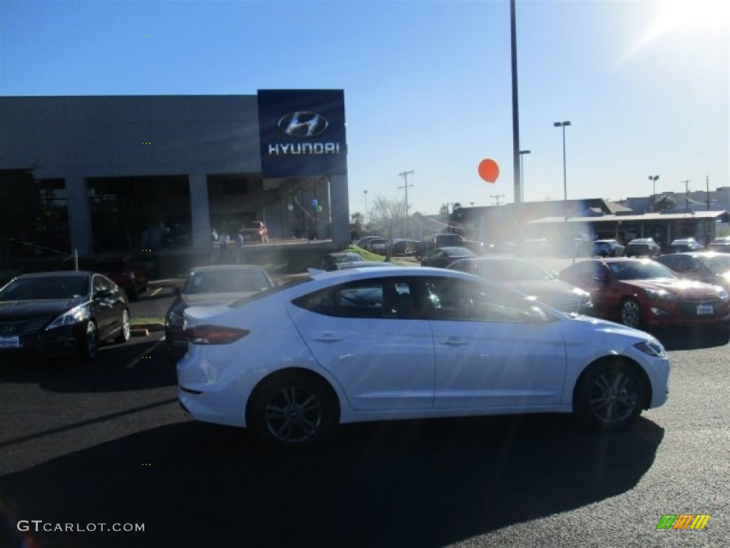 2017 Elantra SE - White / Beige photo #8