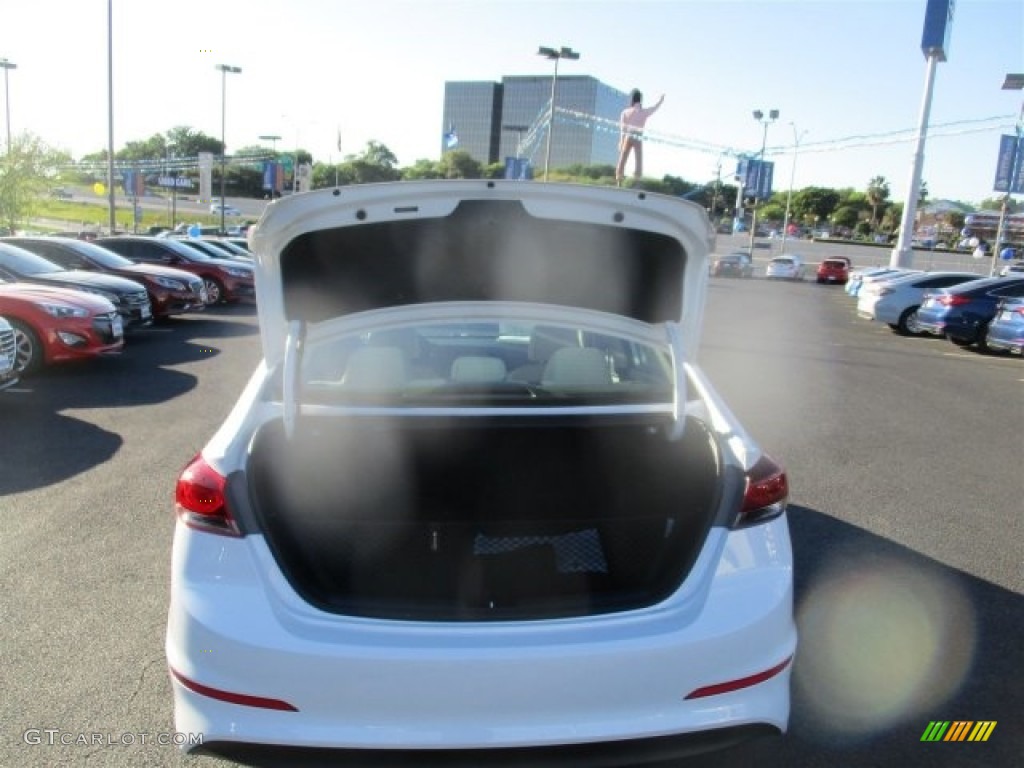 2017 Elantra SE - White / Beige photo #9