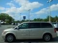 Cashmere Pearl - Town & Country Touring-L Photo No. 2