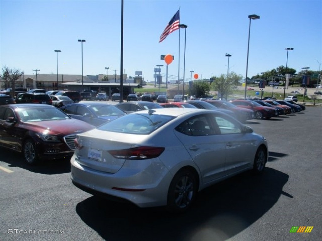 2017 Elantra SE - Beige / Beige photo #8