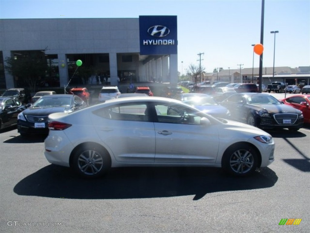 2017 Elantra SE - Beige / Beige photo #10