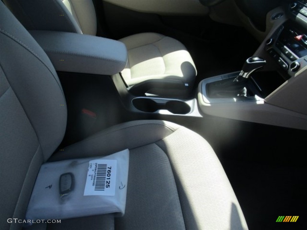 2017 Elantra SE - Beige / Beige photo #12
