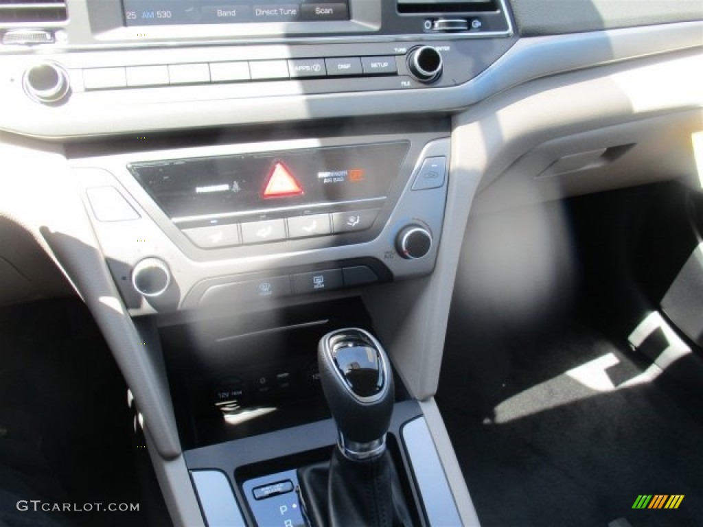2017 Elantra SE - White / Beige photo #19