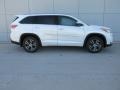 Blizzard Pearl 2016 Toyota Highlander XLE Exterior