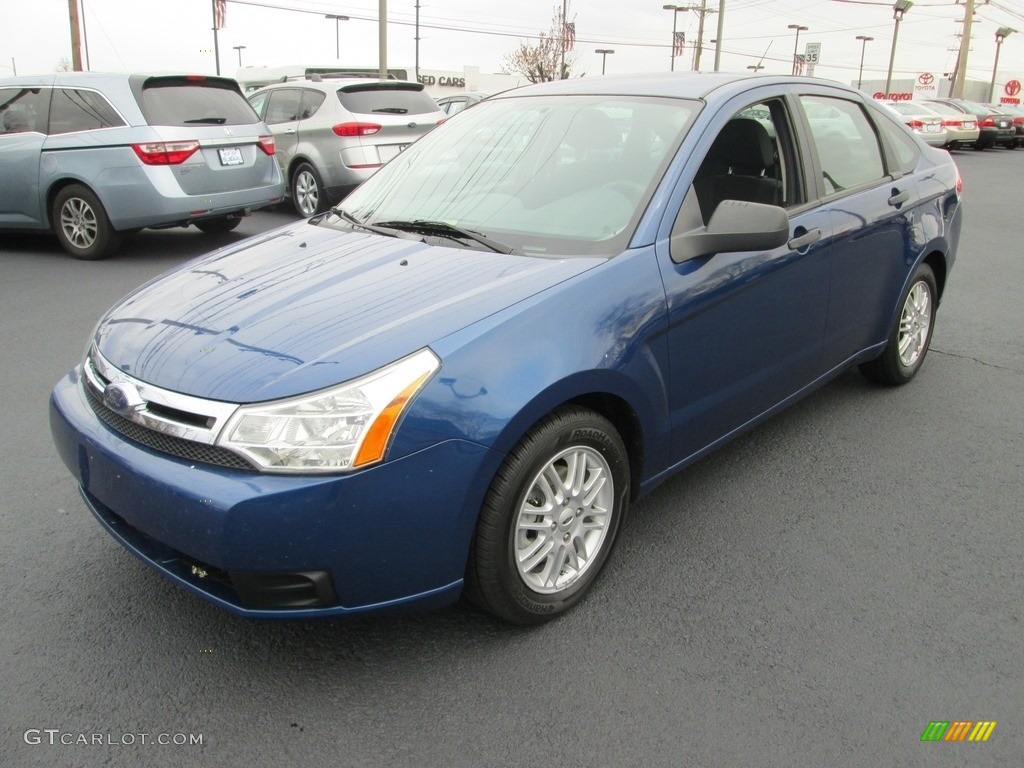 2009 Focus SE Sedan - Vista Blue Metallic / Charcoal Black photo #2