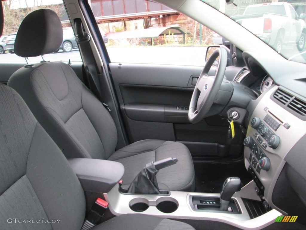 2009 Focus SE Sedan - Vista Blue Metallic / Charcoal Black photo #16