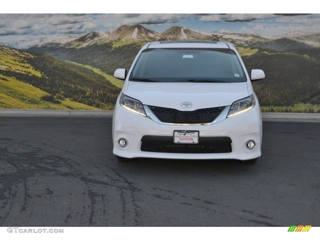 2016 Sienna SE Premium - Super White / Black photo #2