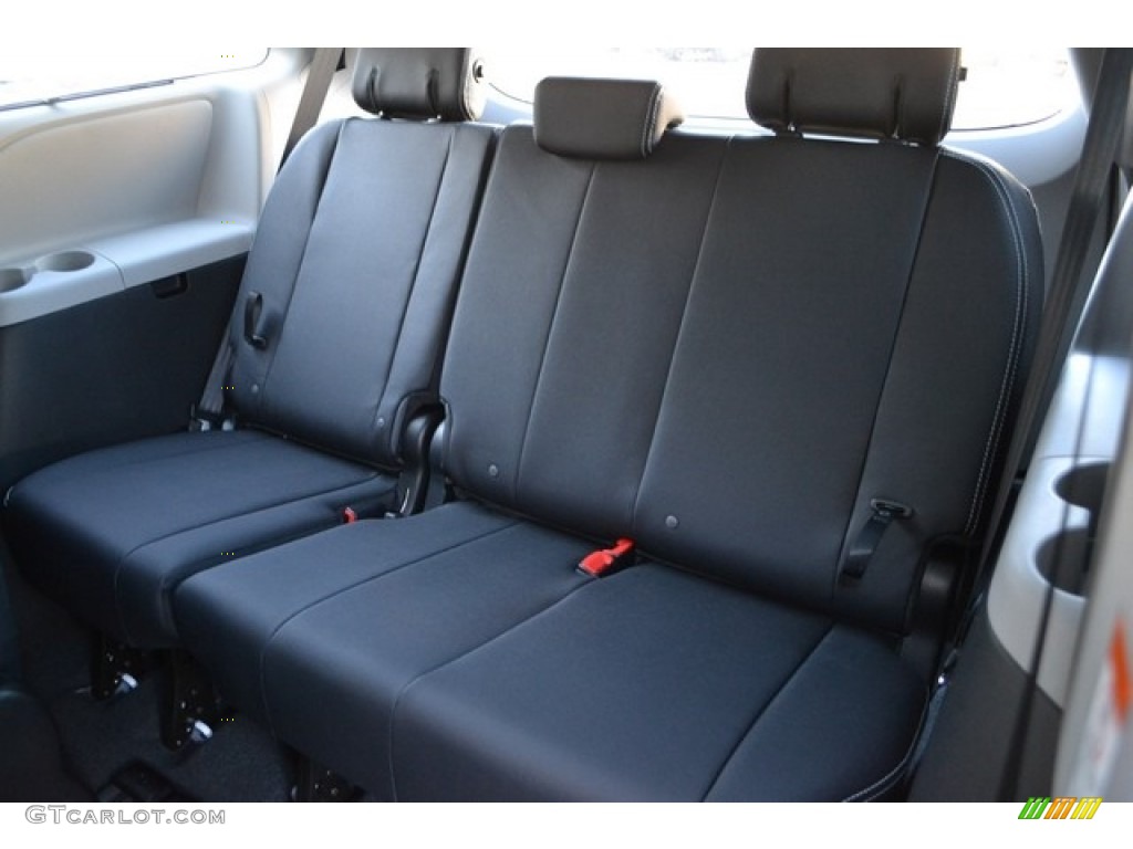 2016 Toyota Sienna SE Premium Rear Seat Photo #112059210
