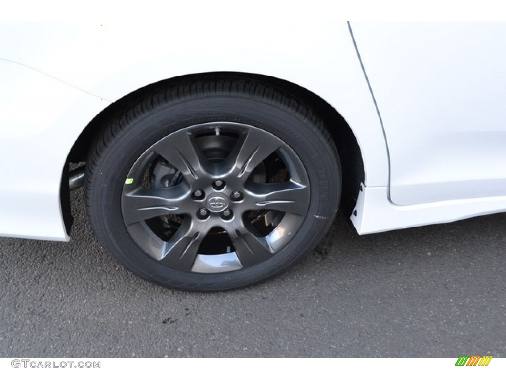 2016 Sienna SE - Super White / Black photo #11