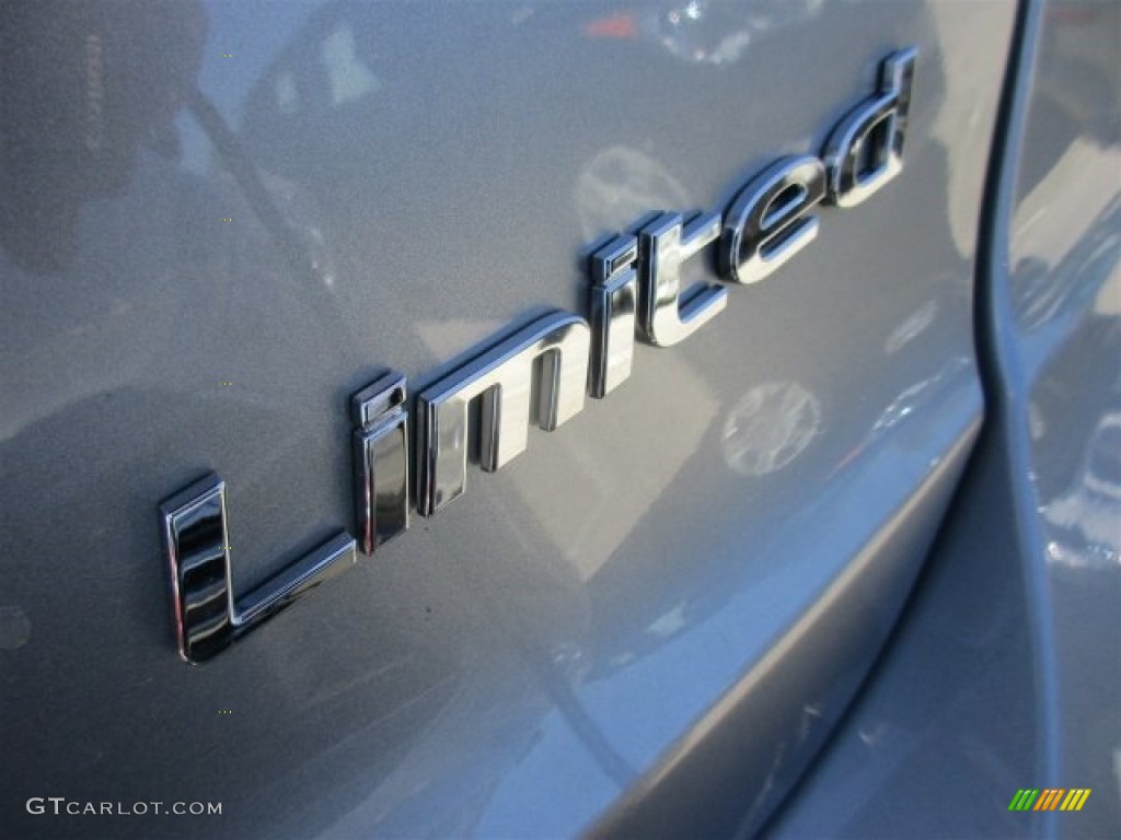 2017 Elantra Limited - Gray / Black photo #6