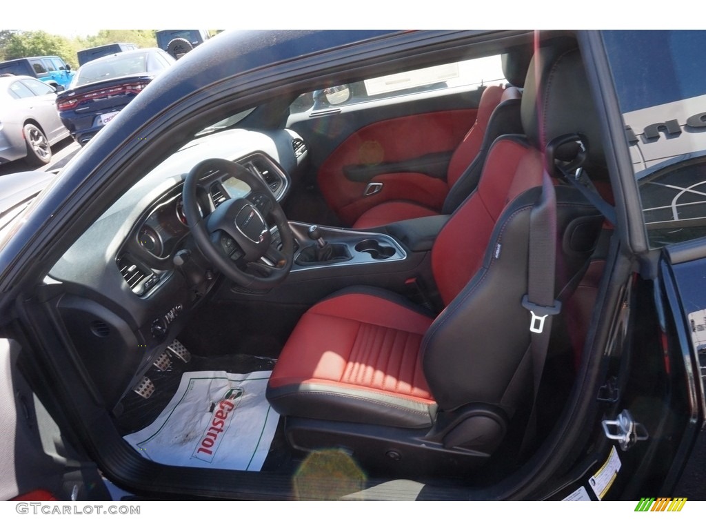 2016 Challenger R/T Shaker - Pitch Black / Black/Ruby Red photo #9