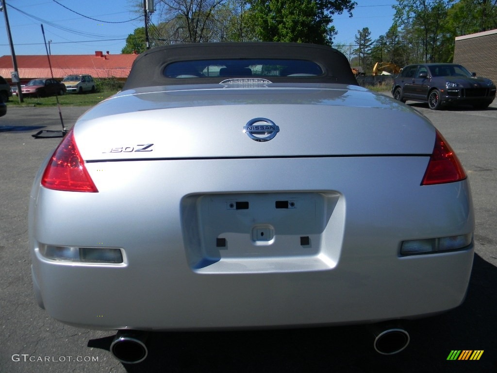2007 350Z Touring Roadster - Silver Alloy Metallic / Charcoal photo #9