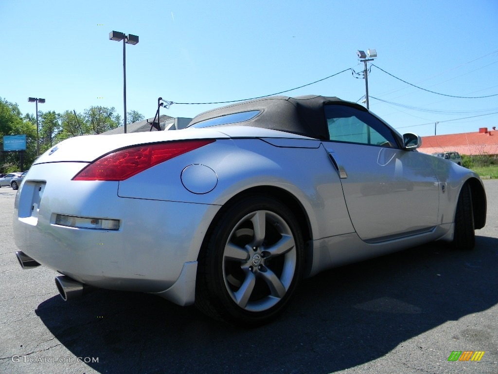 2007 350Z Touring Roadster - Silver Alloy Metallic / Charcoal photo #10