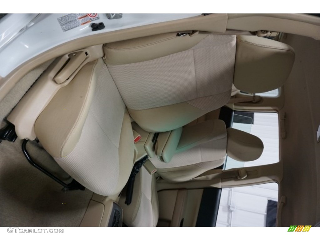 2008 Forester 2.5 X - Aspen White / Desert Beige photo #20