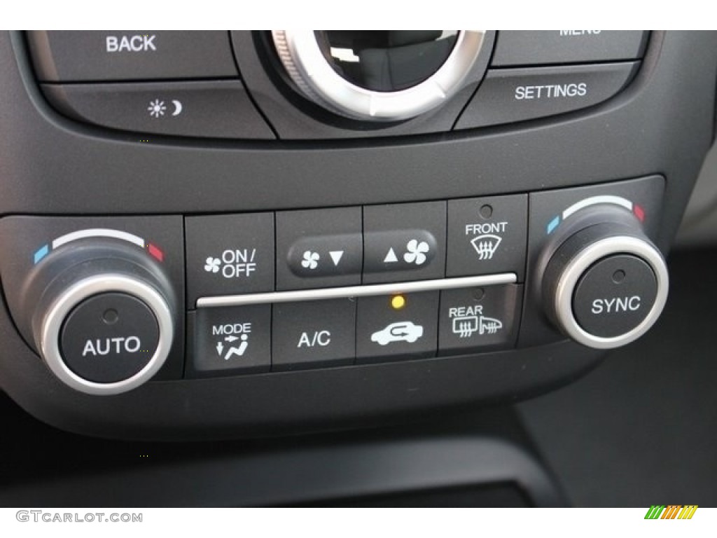 2017 Acura RDX Advance Controls Photo #112092980