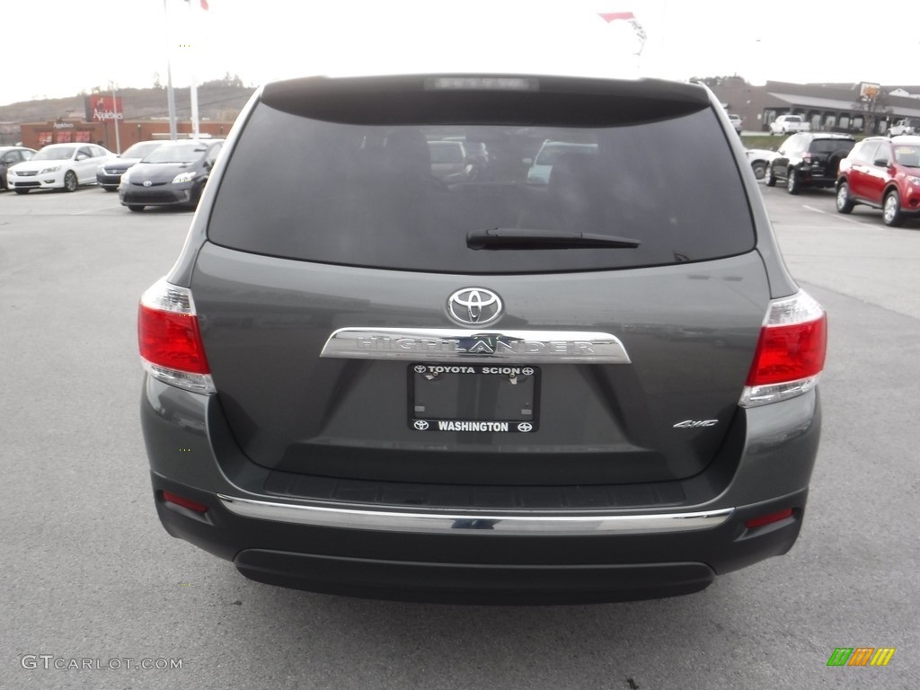 2013 Highlander V6 4WD - Cypress Green Pearl / Sand Beige photo #8