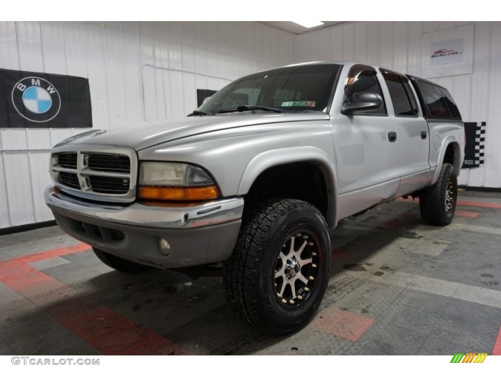 2003 Dakota SLT Quad Cab 4x4 - Bright Silver Metallic / Taupe photo #3